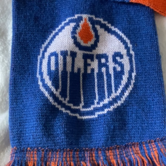 Edmonton Oilers Blue and Orange Scarf NHL - Picture 2 of 6